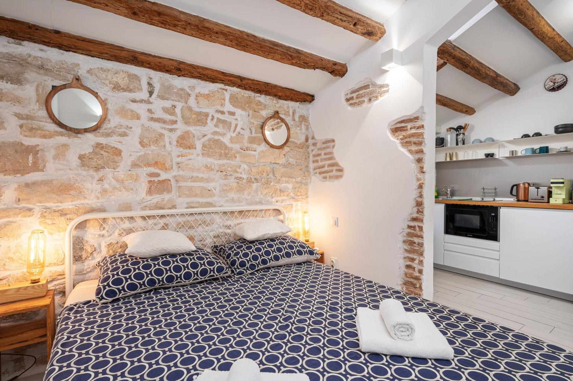 Studio Apartman Tutto Bene ロヴィニ エクステリア 写真